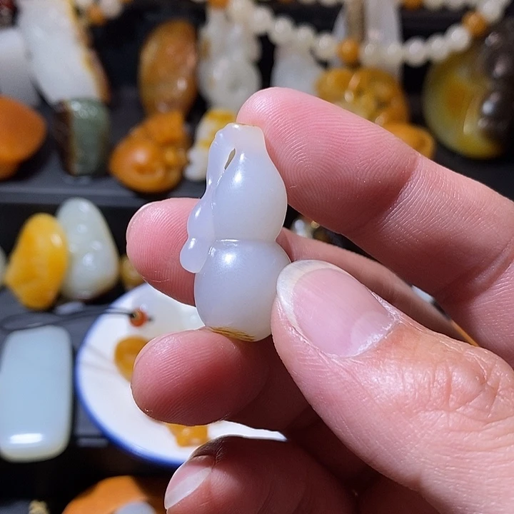 【***】和田玉未镶嵌颈饰