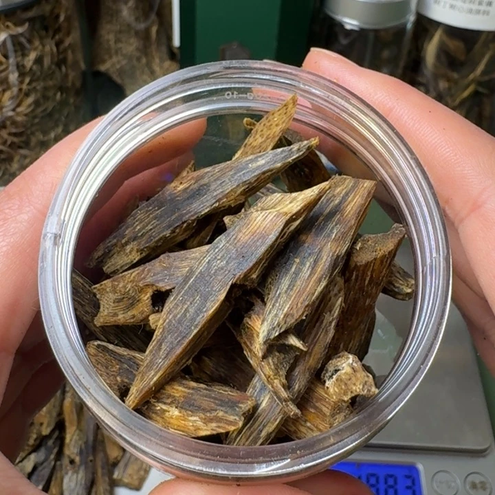 沉香手把件海南西瓜叶树心油块料62克