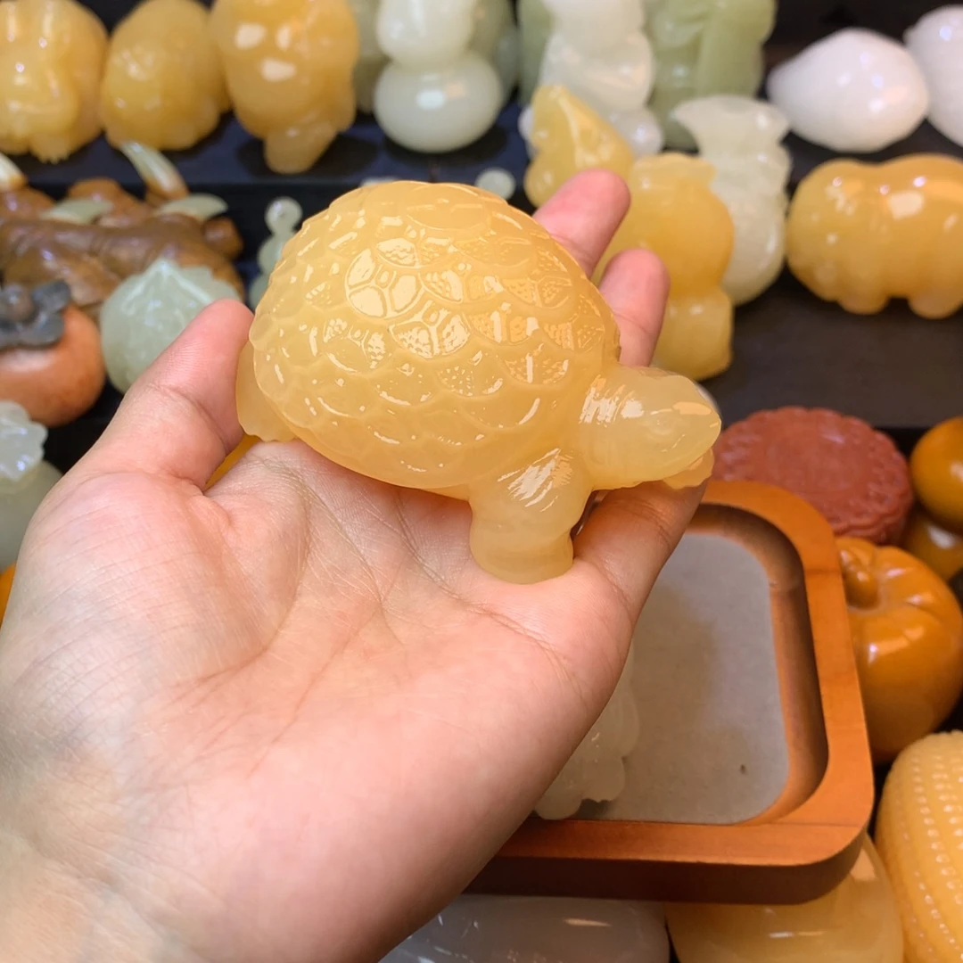 浩***五彩石手把件黄色龟