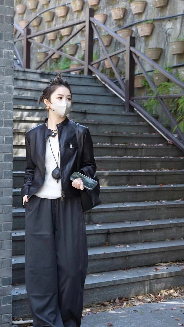 以赛亚 春暖花开 25年ZQ新款秋冬穿搭百搭休闲时尚皮衣女外套8825