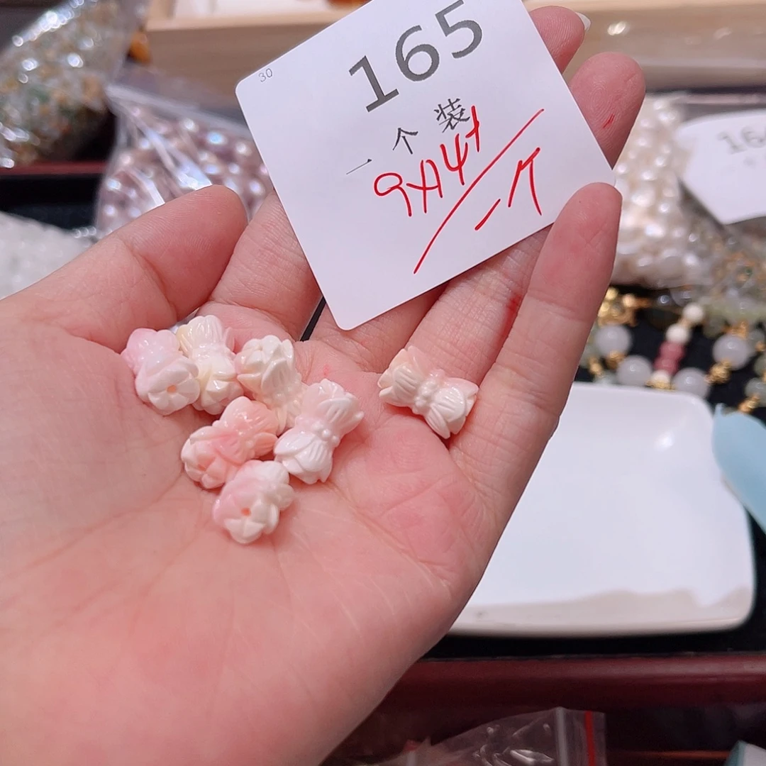 未镶嵌珠宝半成品水晶165 。