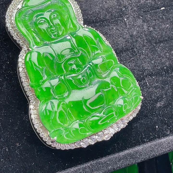 翡翠未镶嵌颈饰08