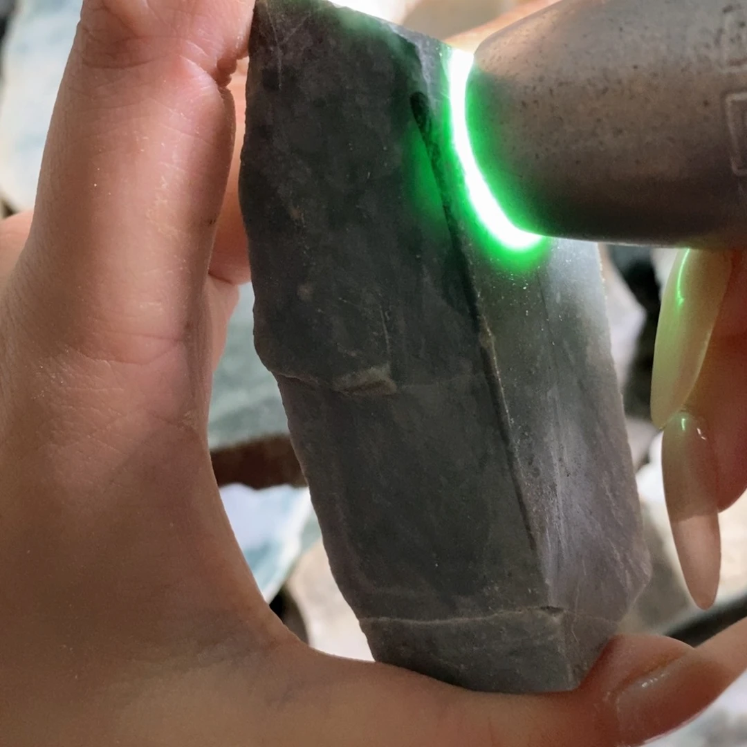 颈饰未镶嵌翡翠天然翡翠