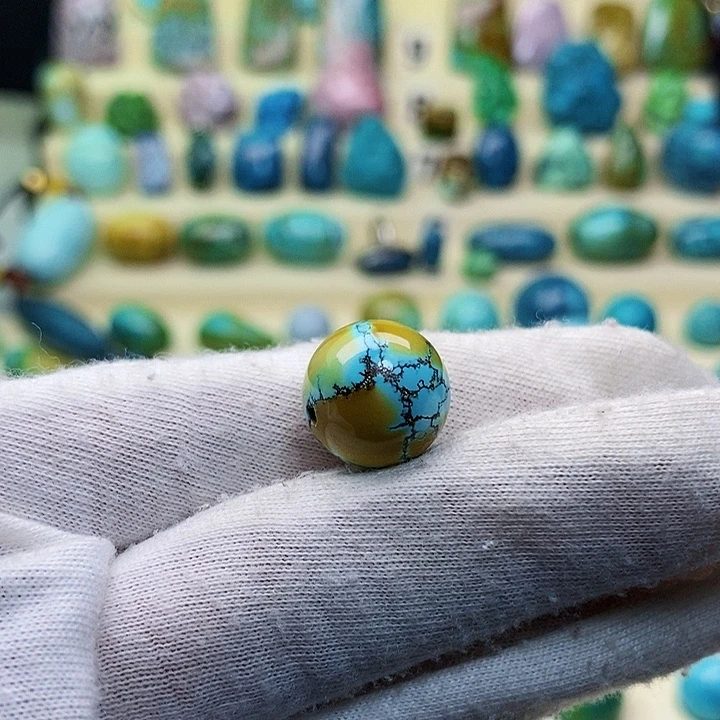 绿松石配饰未镶嵌