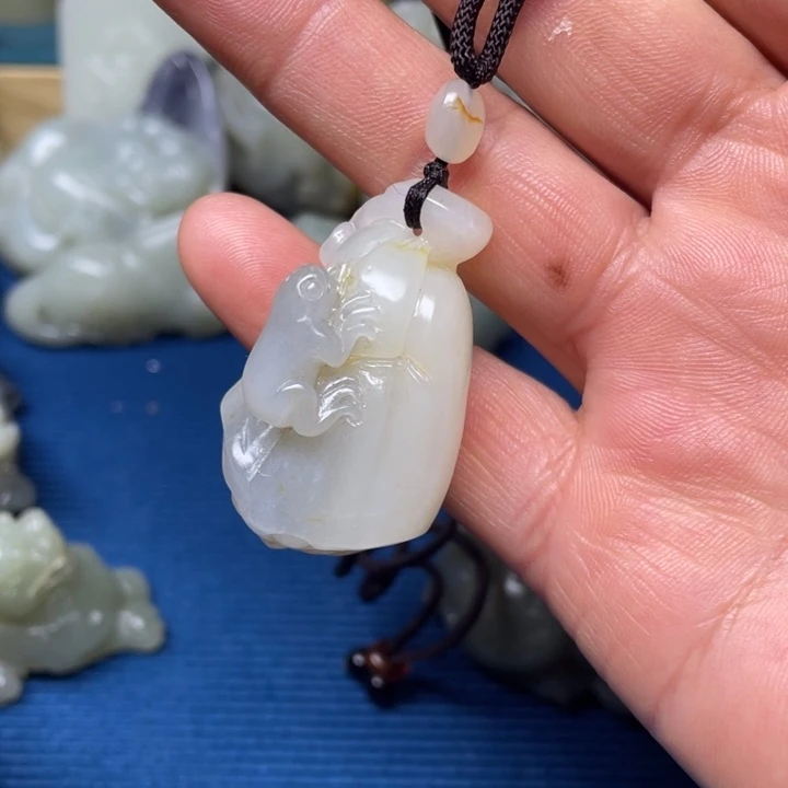 颈饰未镶嵌和田玉