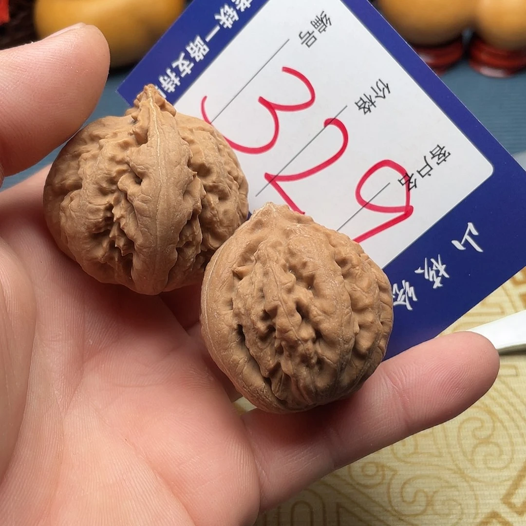 剛***子文玩核桃闪电购329