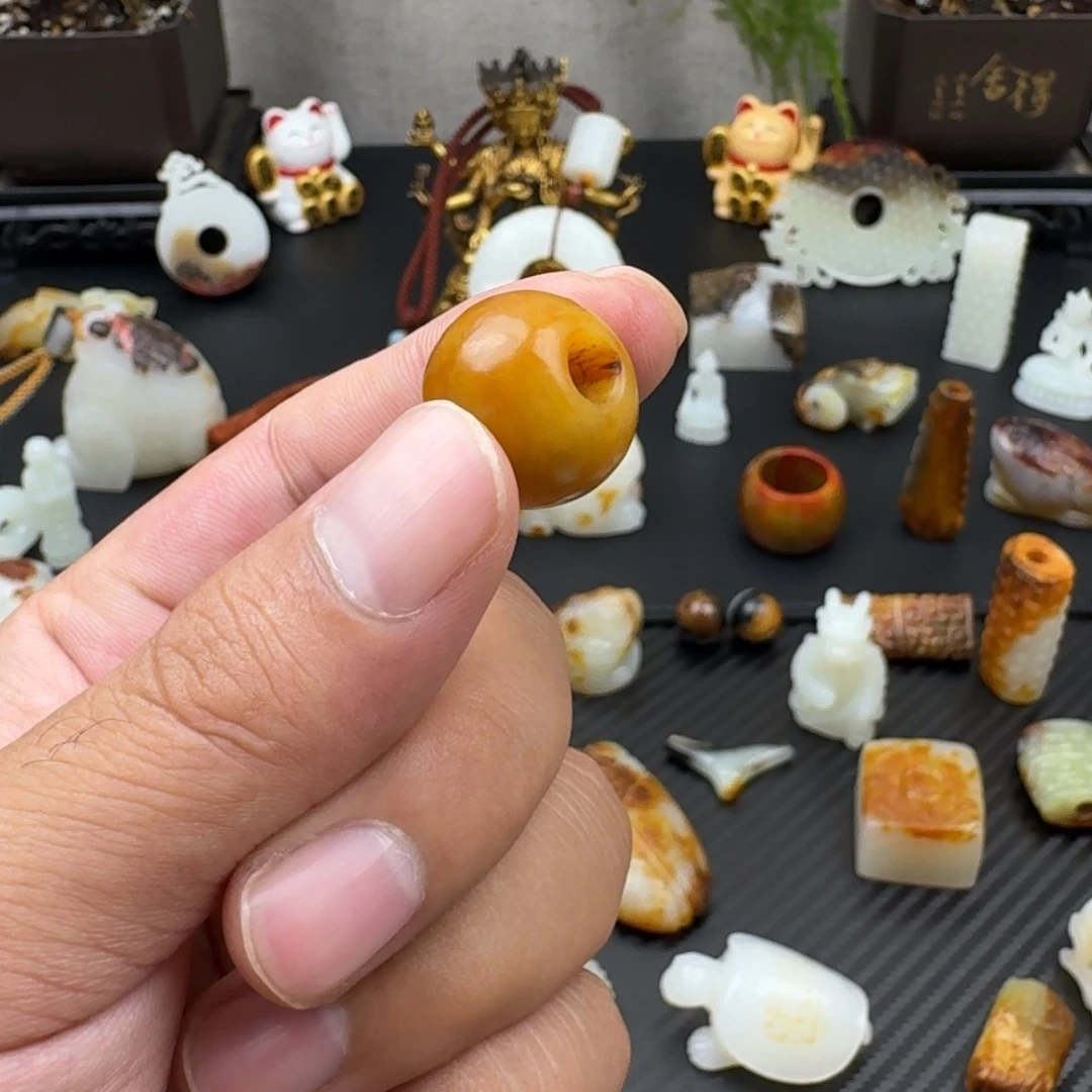 风***湖和田玉（糖玉）未镶嵌颈饰