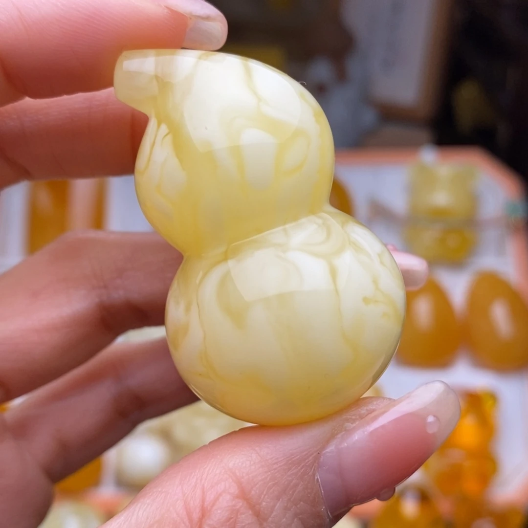 蜜蜡颈饰未镶嵌落**梅，