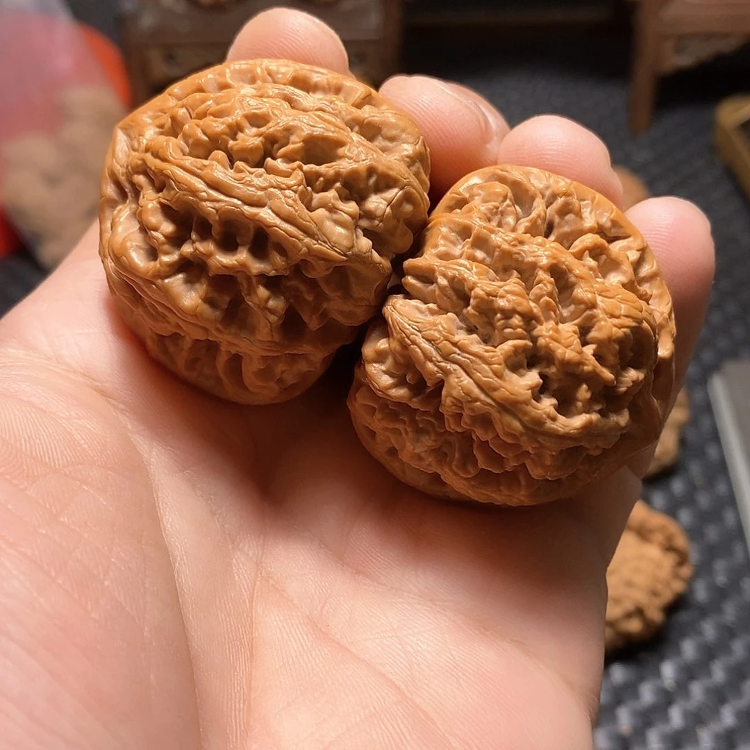 文玩核桃吊坠44尺，有修粗筋