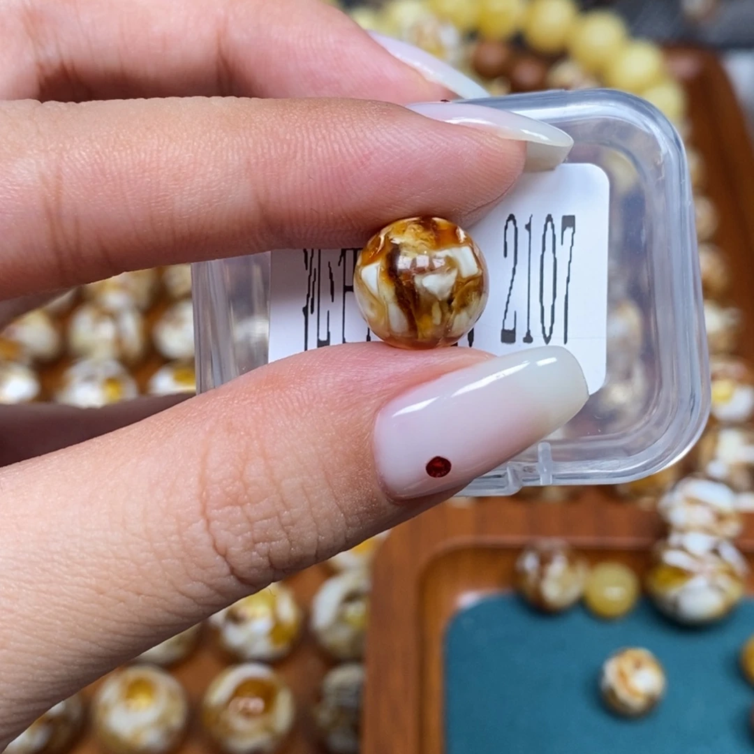 沁色蜜蜡未镶嵌2107