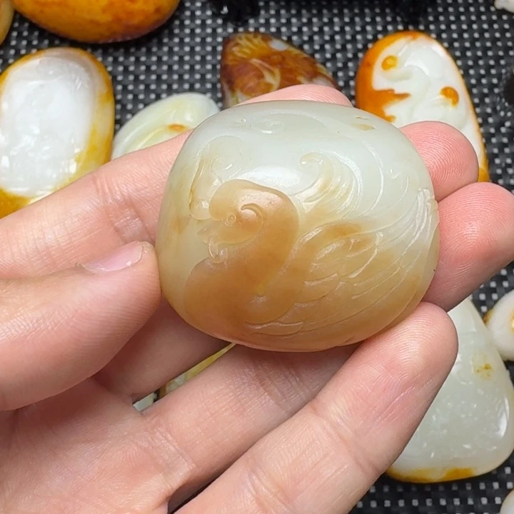 和田玉颈饰未镶嵌