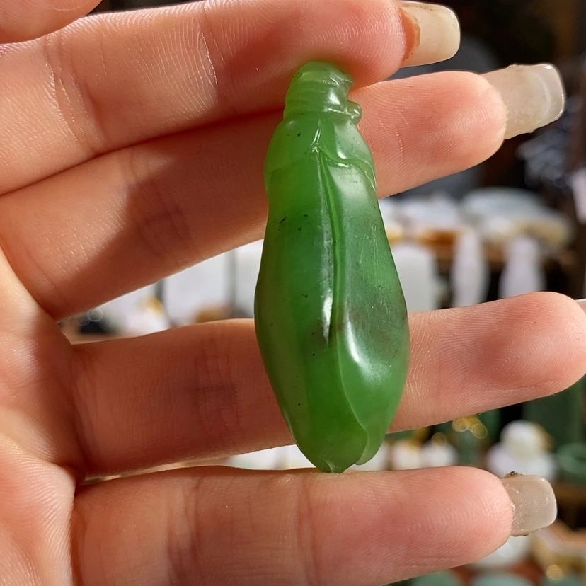 【闪购商品】吊坠(赠链)未镶嵌和田玉