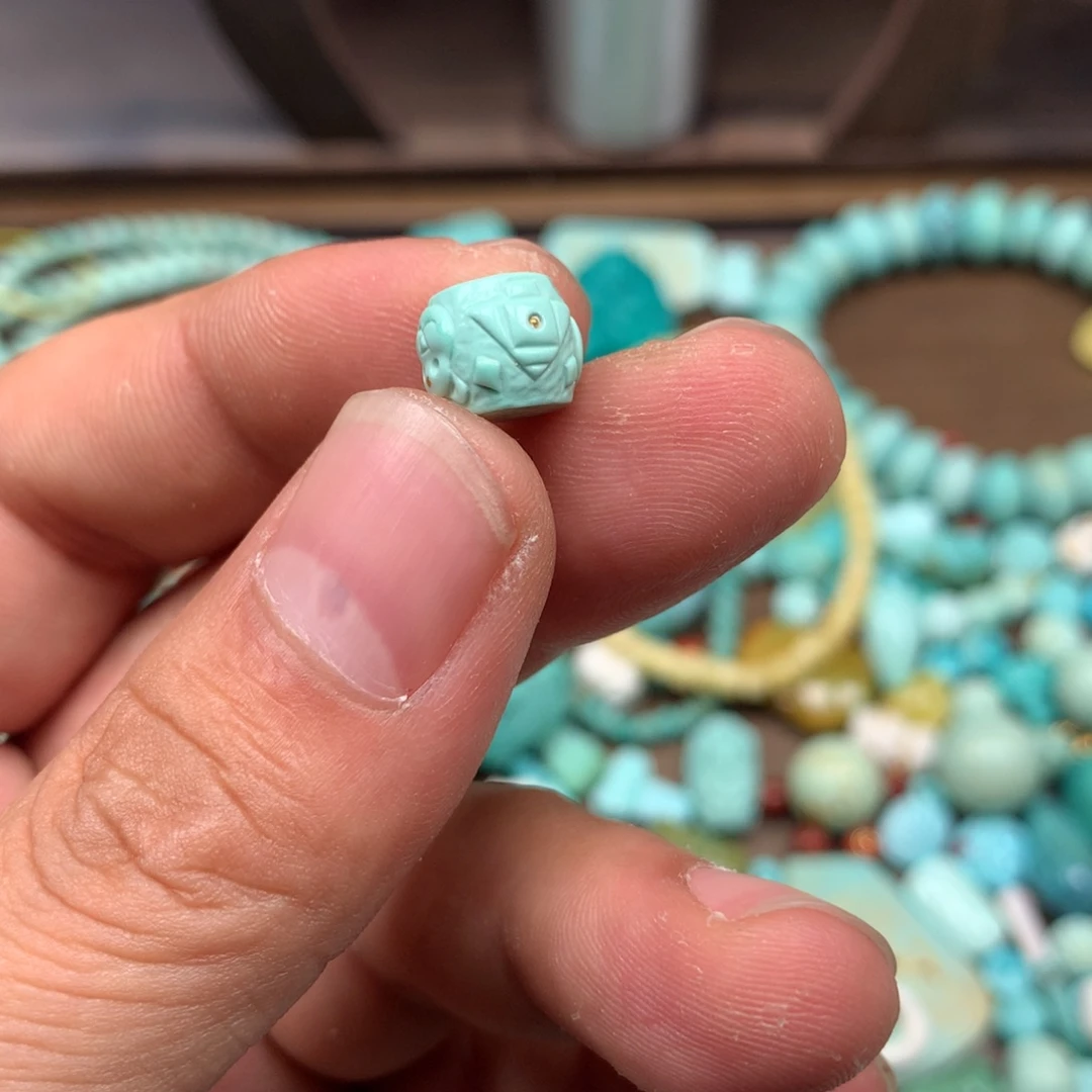 绿松石雕刻未镶嵌