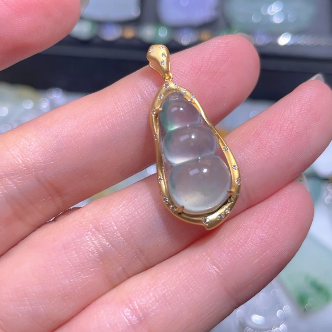 颈饰18K金镶嵌翡翠翡翠