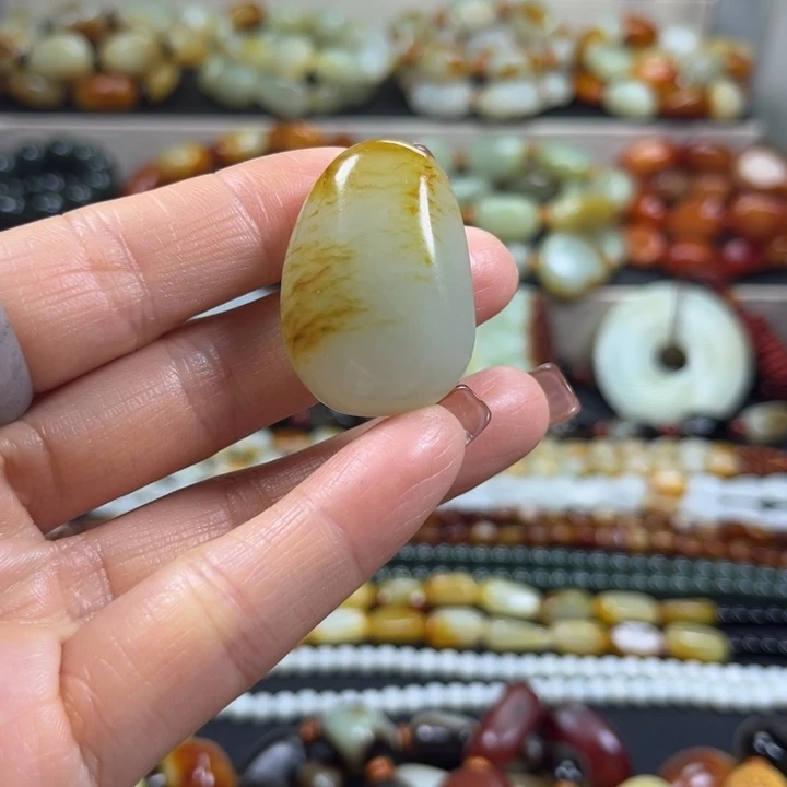 和田玉未镶嵌手串