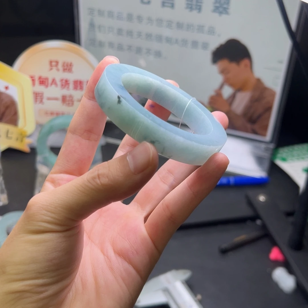 未镶嵌手镯定制翡翠手镯