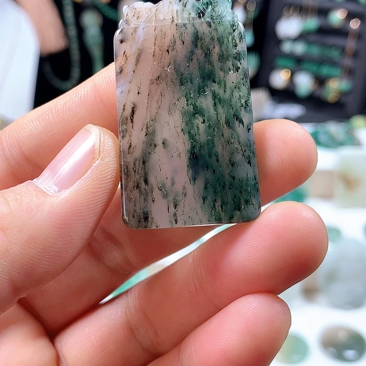 未镶嵌独山玉颈饰