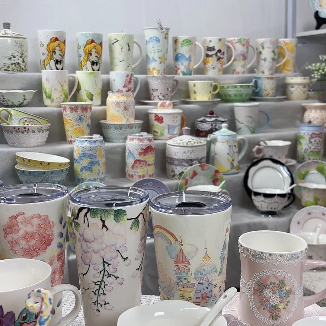 h***羡手绘高温釉下彩陶瓷