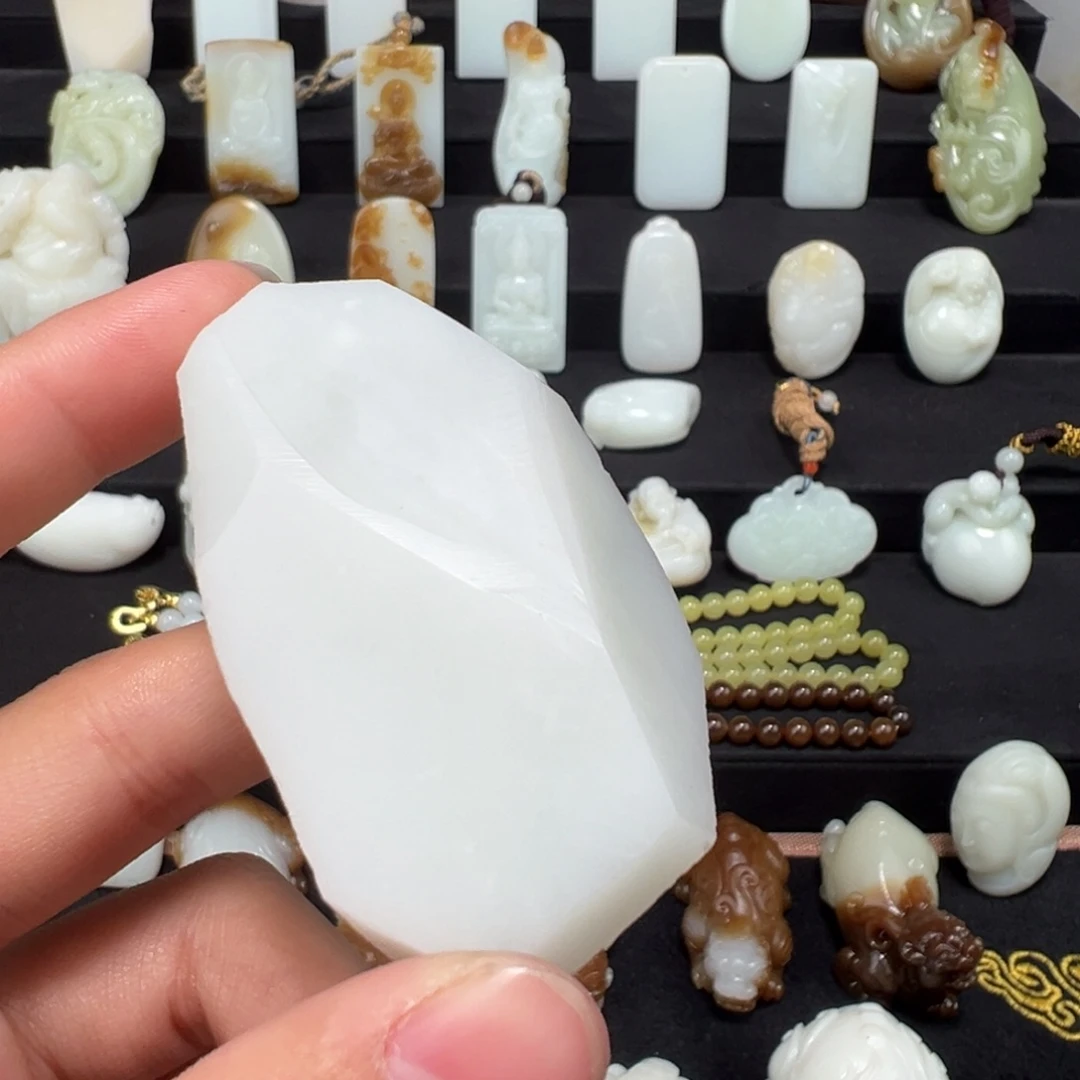 和田玉颈饰未镶嵌