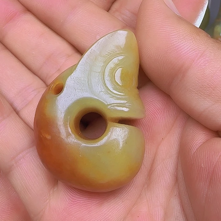 3***3颈饰未镶嵌和田玉