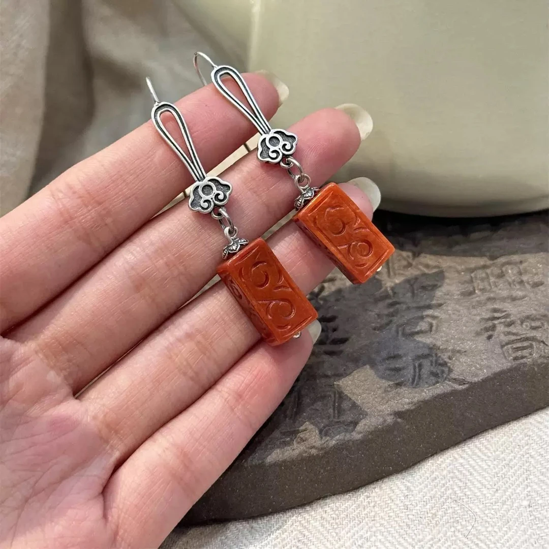 敦煌飞天 925银耳饰 e25334红色花纹雕刻长方桶珠如意耳钩多样发