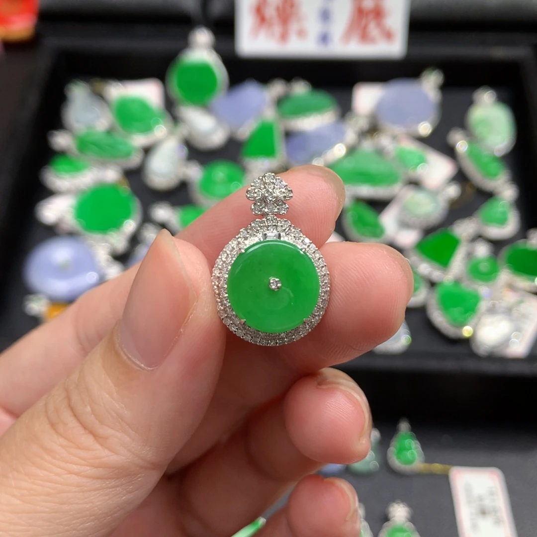 吊坠(不含链)18K金镶嵌翡翠