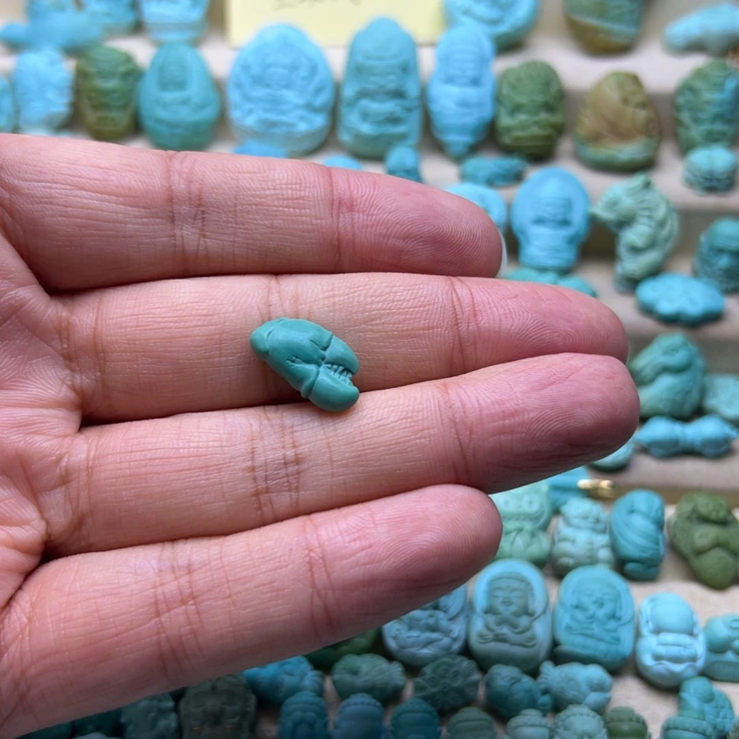 未镶嵌绿松石颈饰