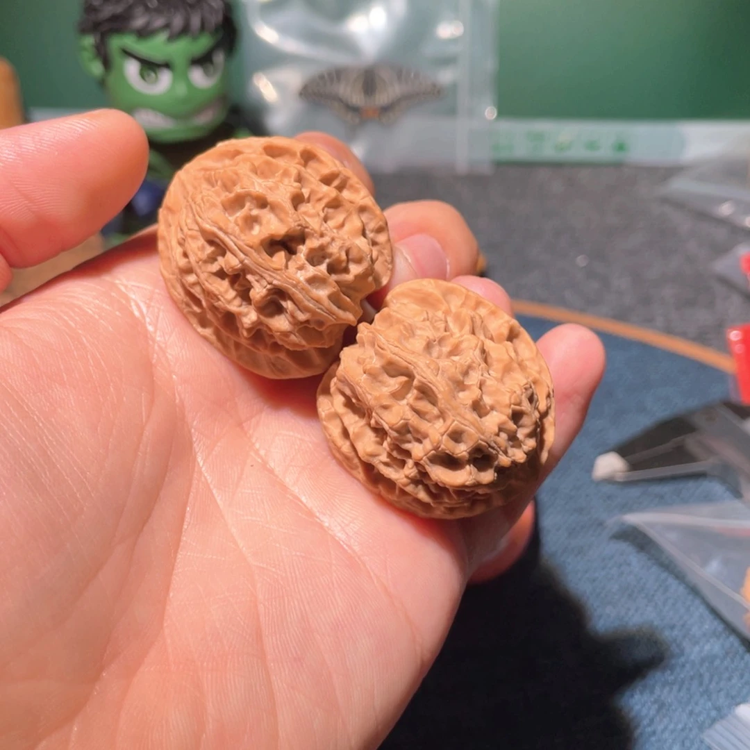 文玩核桃把件5699889999