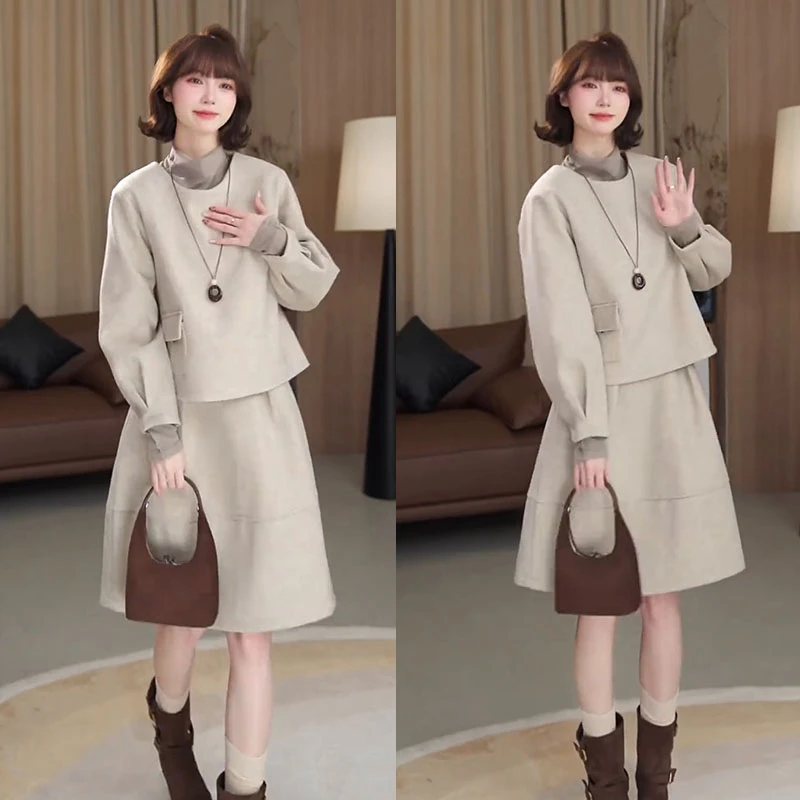 流行穿搭一整套2025新款百搭打底衫圆领卫衣高腰a字半身裙三件套