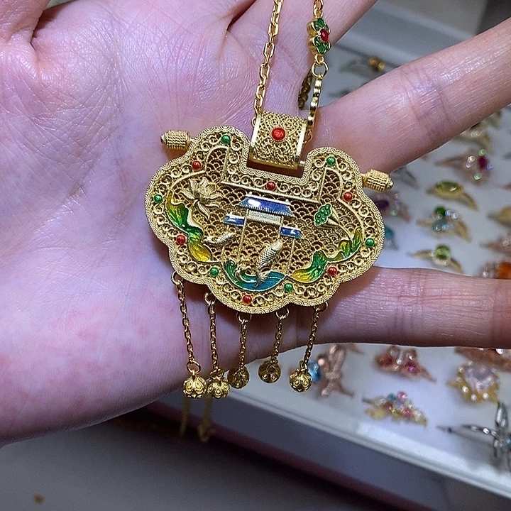 吊坠足银天子门生