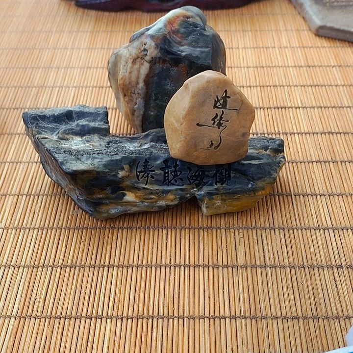 e***悠原石雕刻工艺品手把摆件