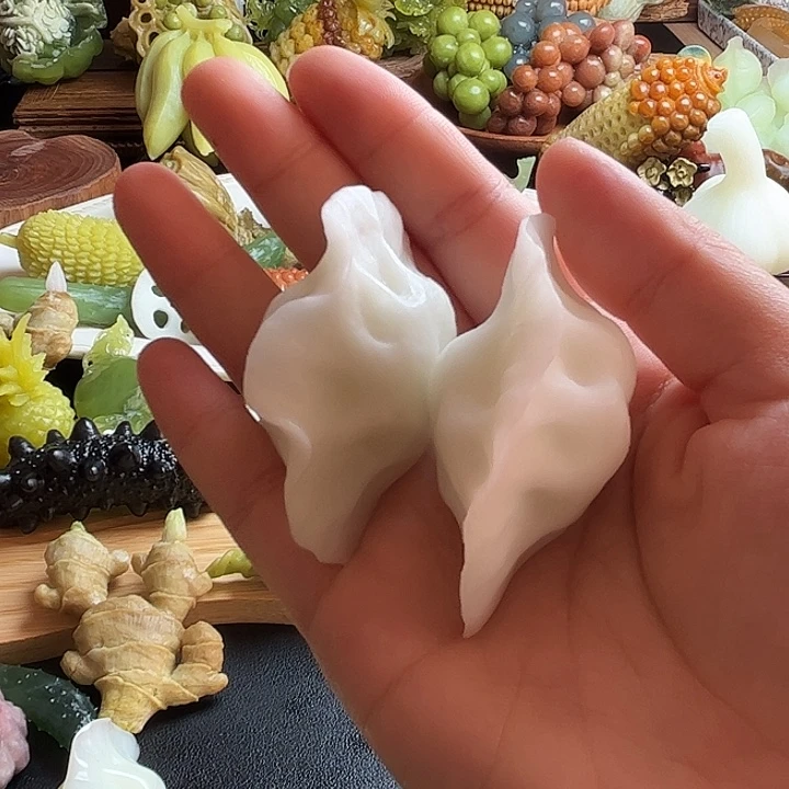 蛇纹石玉饺子未镶嵌高**湖