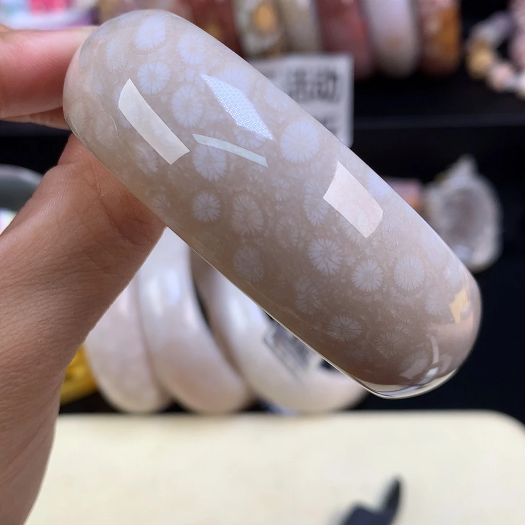 【闪购商品】颈饰未镶嵌硅化珊瑚（珊瑚玉）31号果冻57.4圈