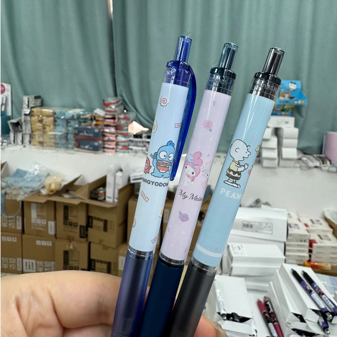 910  umn105三丽鸥/史努比联名限定款黑色按动中油笔0.5mm