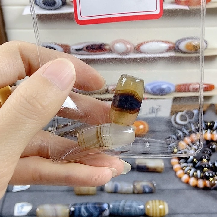 皑***月玛瑙/玉髓未镶嵌颈饰