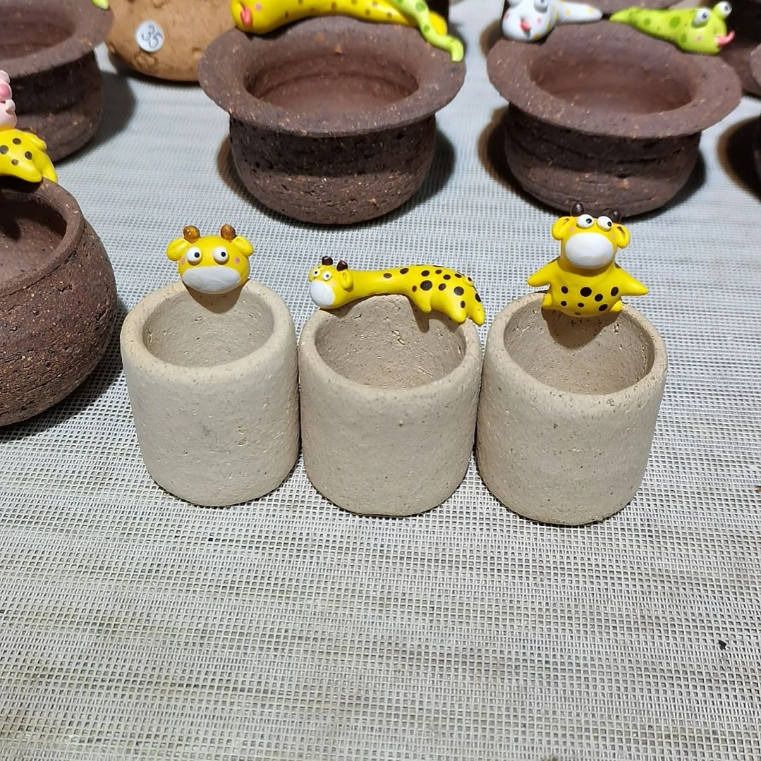 陶江***有专拍3个素烧花盆