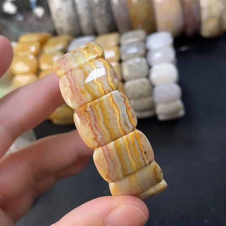 未镶嵌手链硅化珊瑚（珊瑚玉）