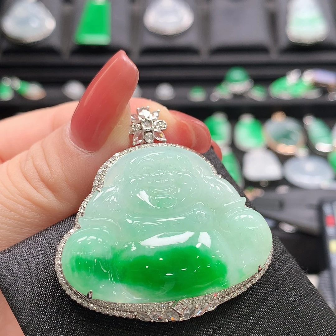 翡翠18K金镶嵌颈饰佛公