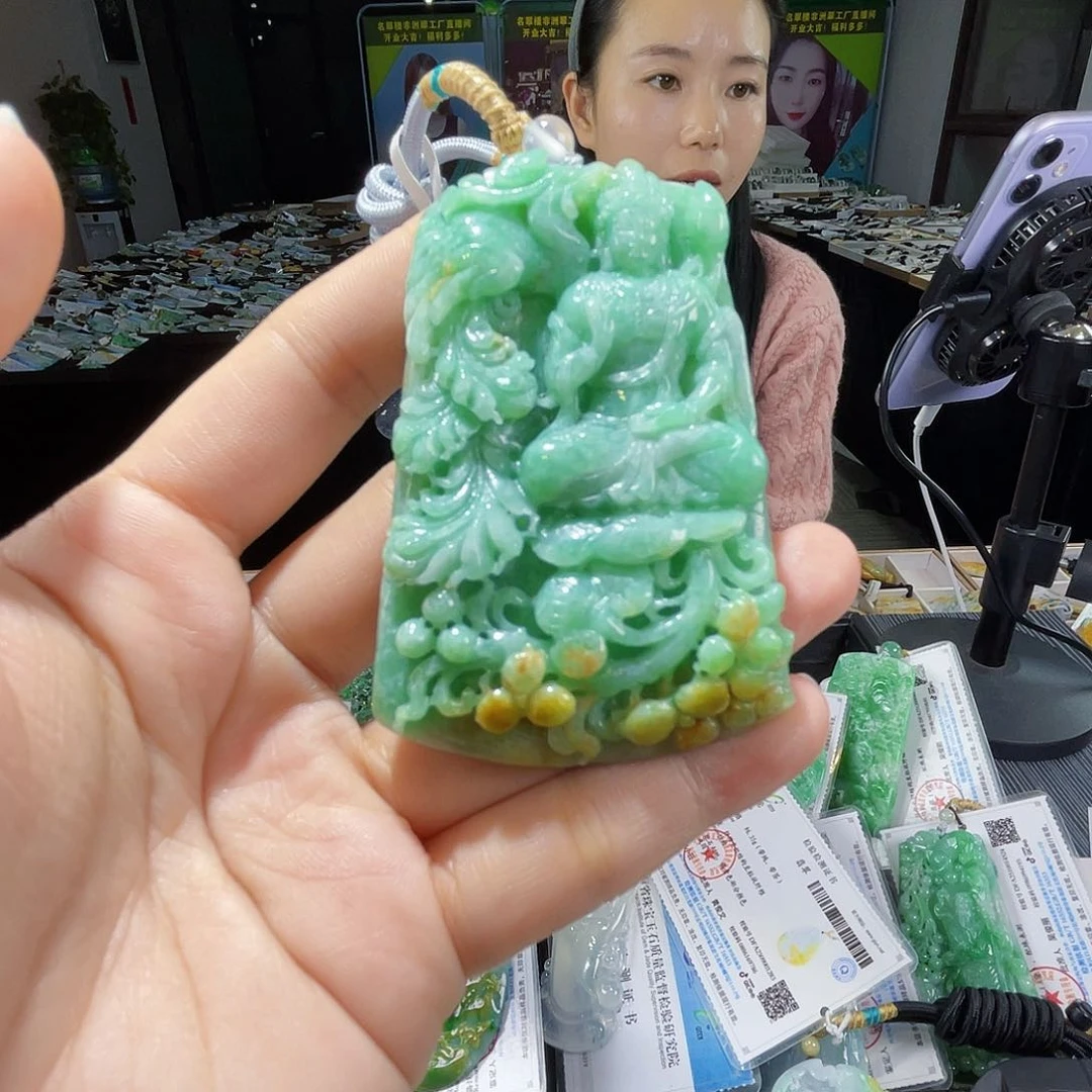 颈饰未镶嵌翡翠一
