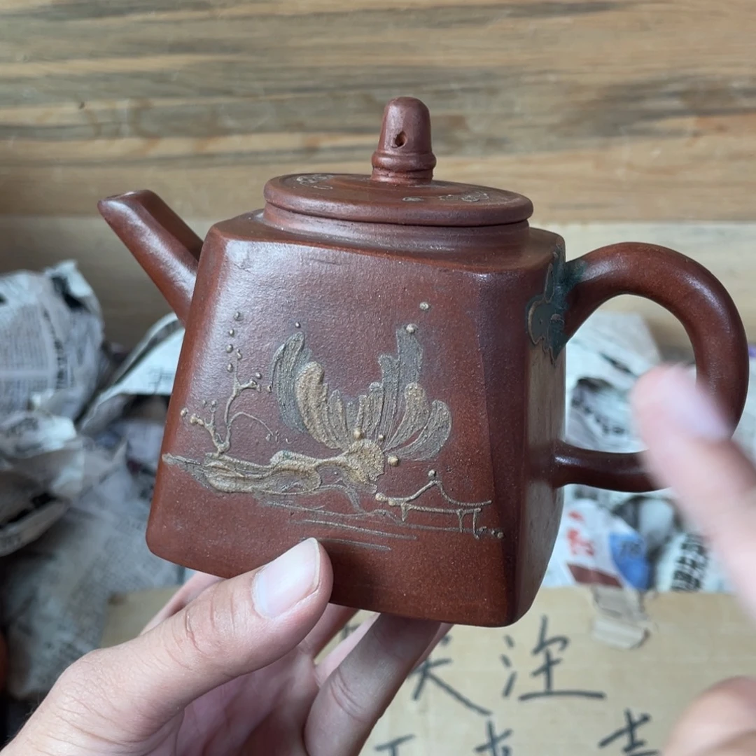 茶壶紫砂老厂紫砂壶一件。