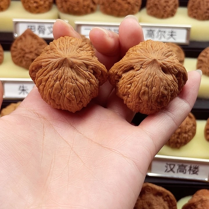 T***达文玩核桃吊坠泥鳅背41尺5178