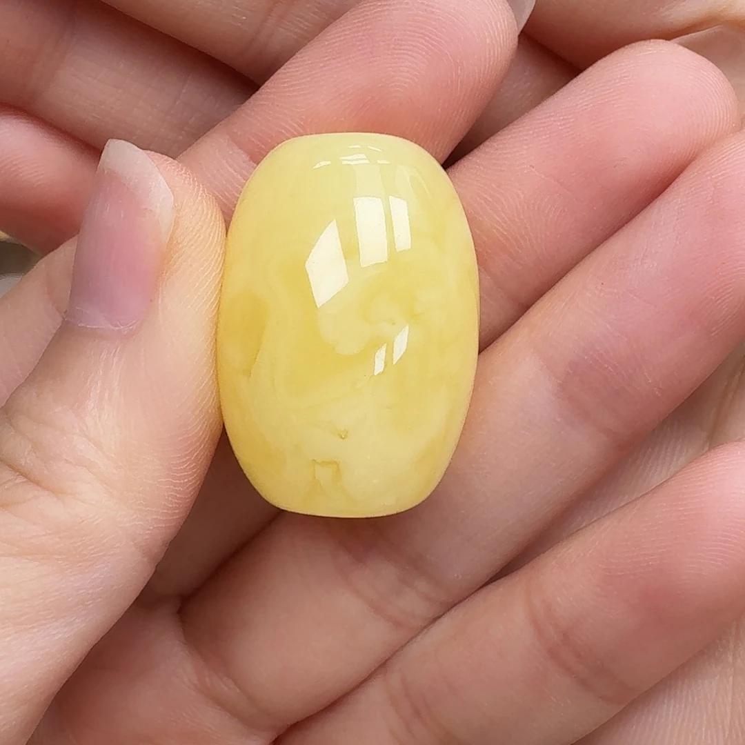 未镶嵌琥珀珠宝奇石