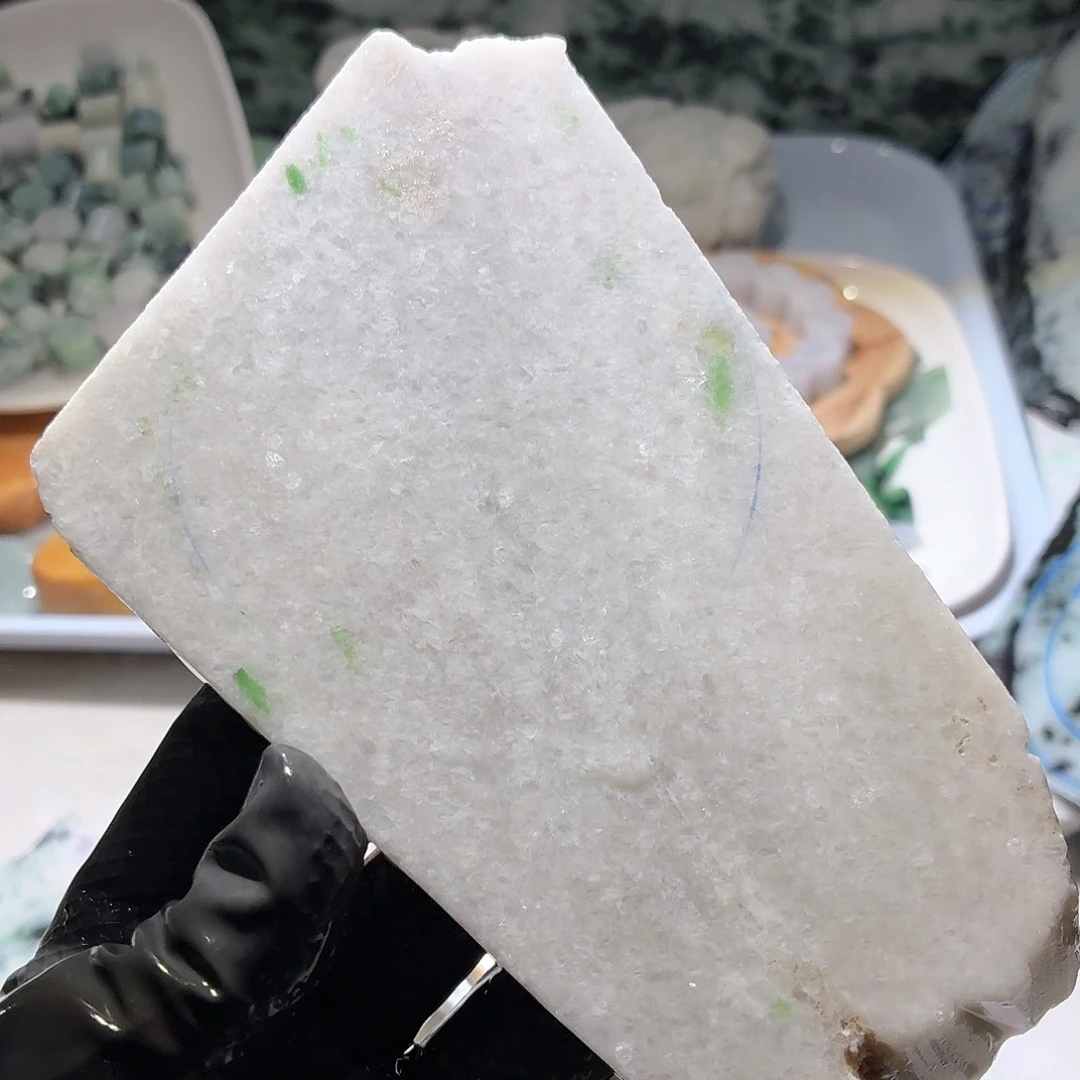 翡翠未镶嵌颈饰边角料