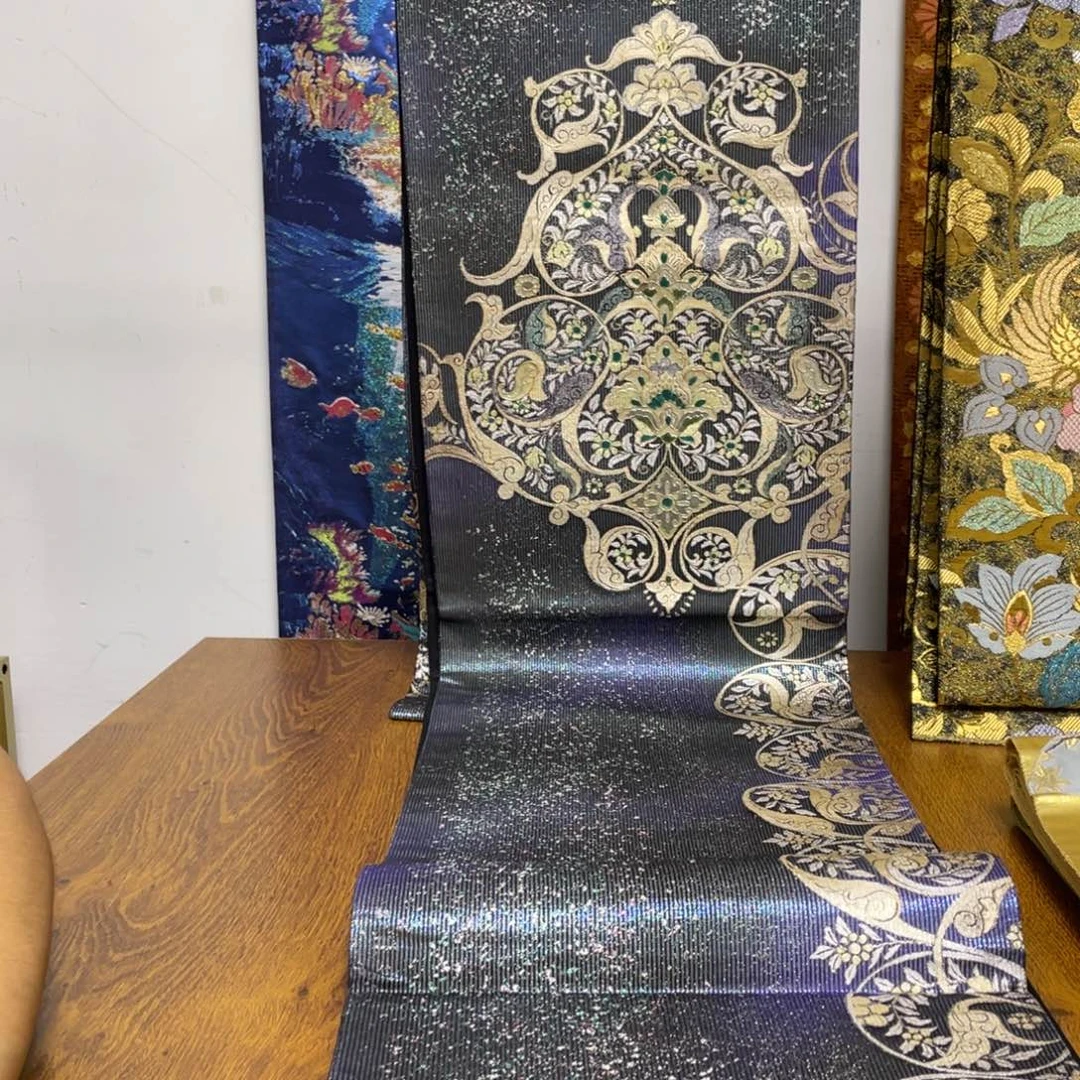 织绣织锦缎，织锦缎。