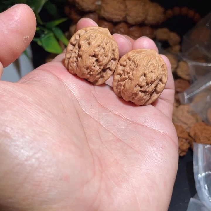 文玩核桃把件30野狼