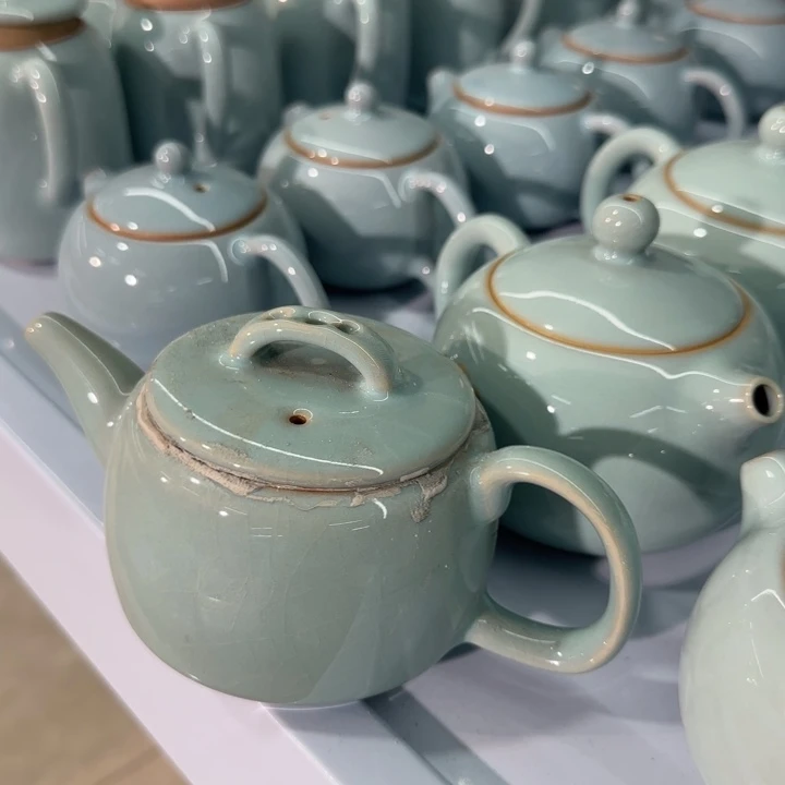 微瑕天青汉瓦壶111