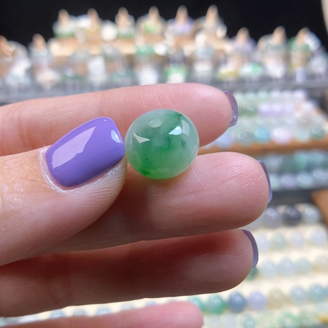 翡翠未镶嵌颈饰飘绿路路通