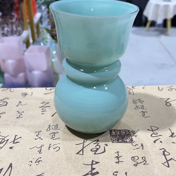 高度20厘米的原色琉璃花瓶