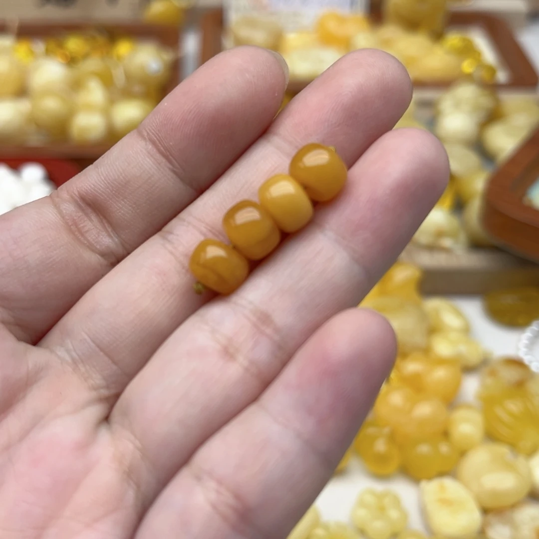 蜜蜡未镶嵌裸石配饰