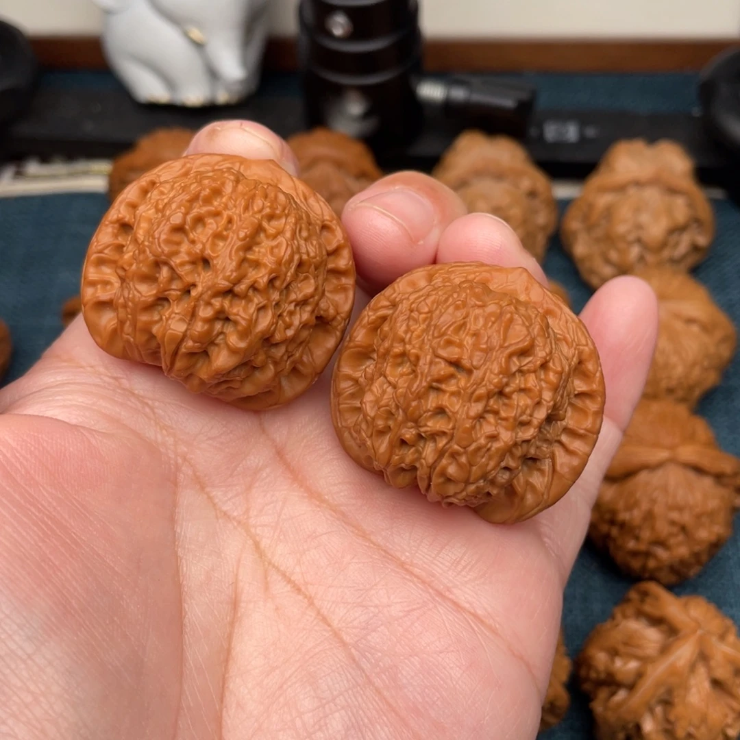 把件文玩核桃全品边肚同尺血麒麟37